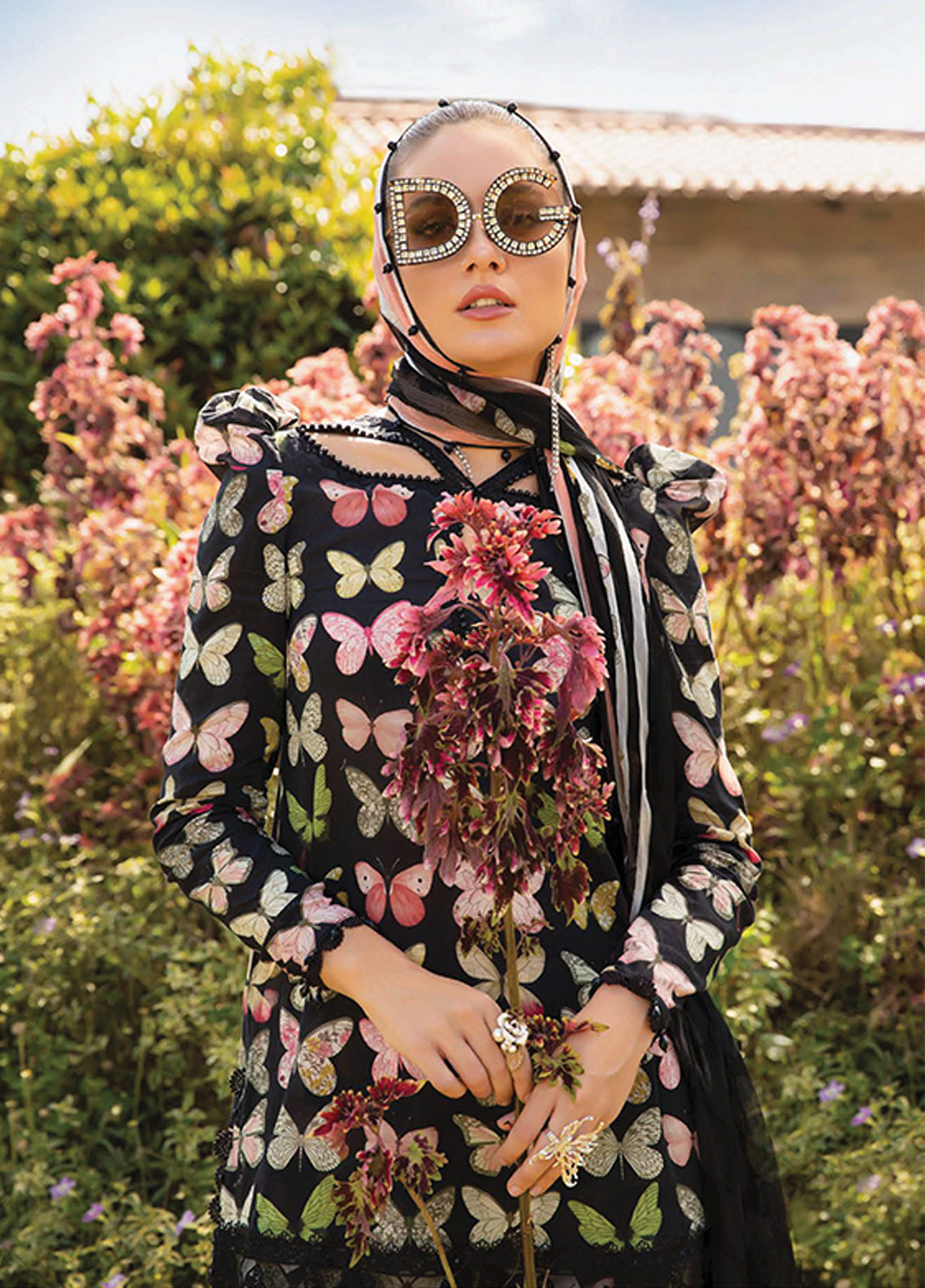 AR-D1701 Digital Printed Lawn Unstitched Suit 3pc With Monar Digital Printed Dupatta & Daman Embroidered Lace