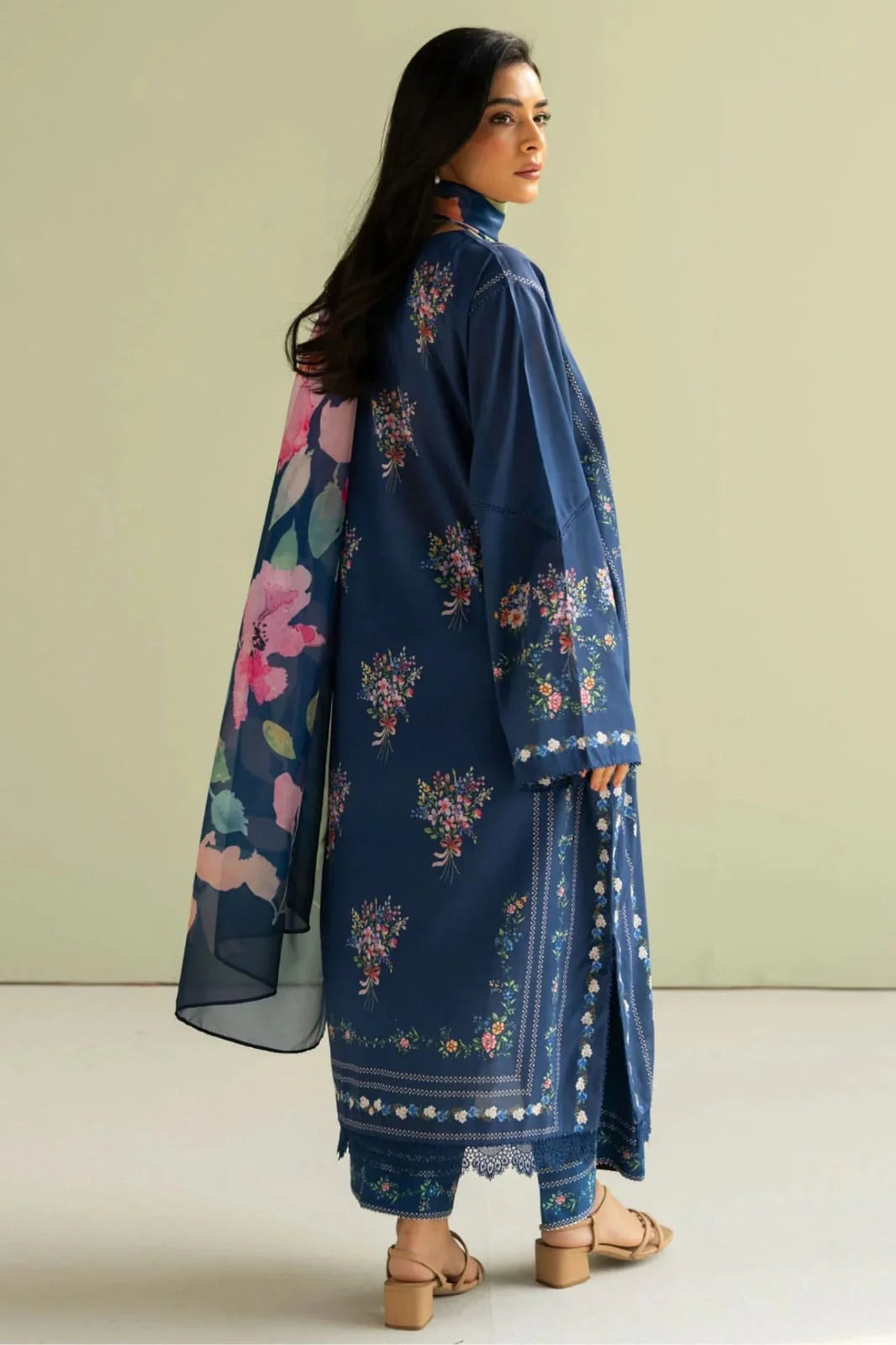 AR-BQ424 Unstitched Digital Printed Lawn Suit 3pc With Digital Printed Silk Dupatta