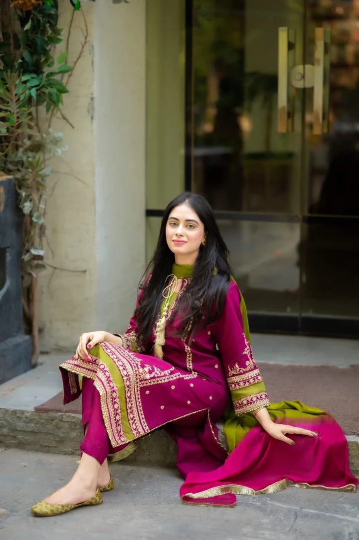 AR-13 Lawn Embroided 3pc Suit With Bamber Chiffon Dupatta