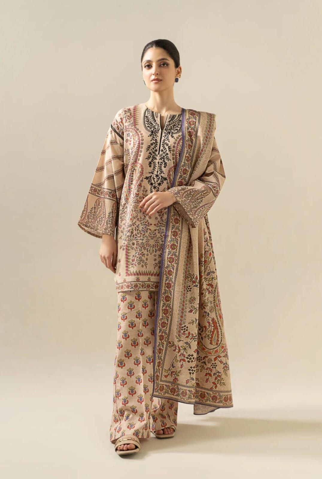 AR-15 3Pc Digital Printed Lawn Suit With Digital Printed Lawn Dupatta