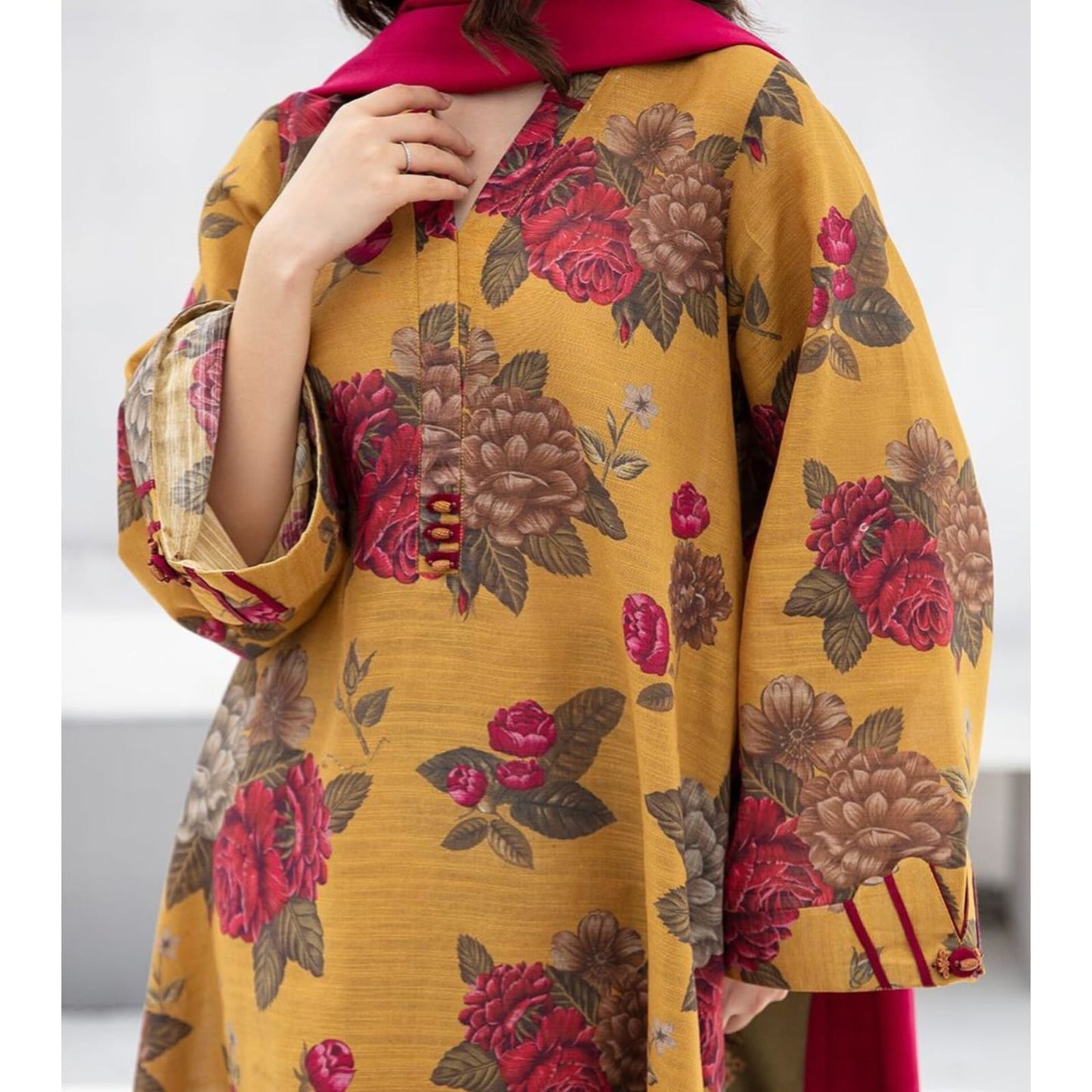 AR-10 3Pc Digital Printed Lawn Suit With Digital Printed Lawn Dupatta