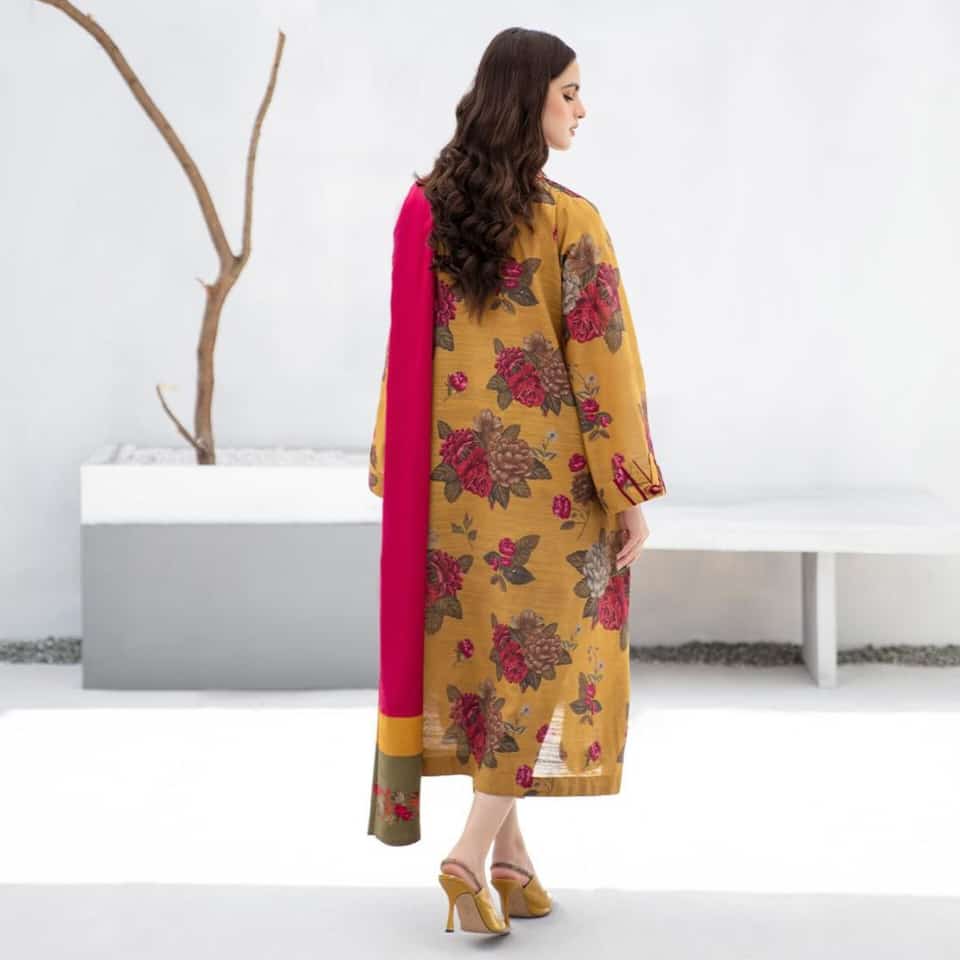 AR-10 3Pc Digital Printed Lawn Suit With Digital Printed Lawn Dupatta