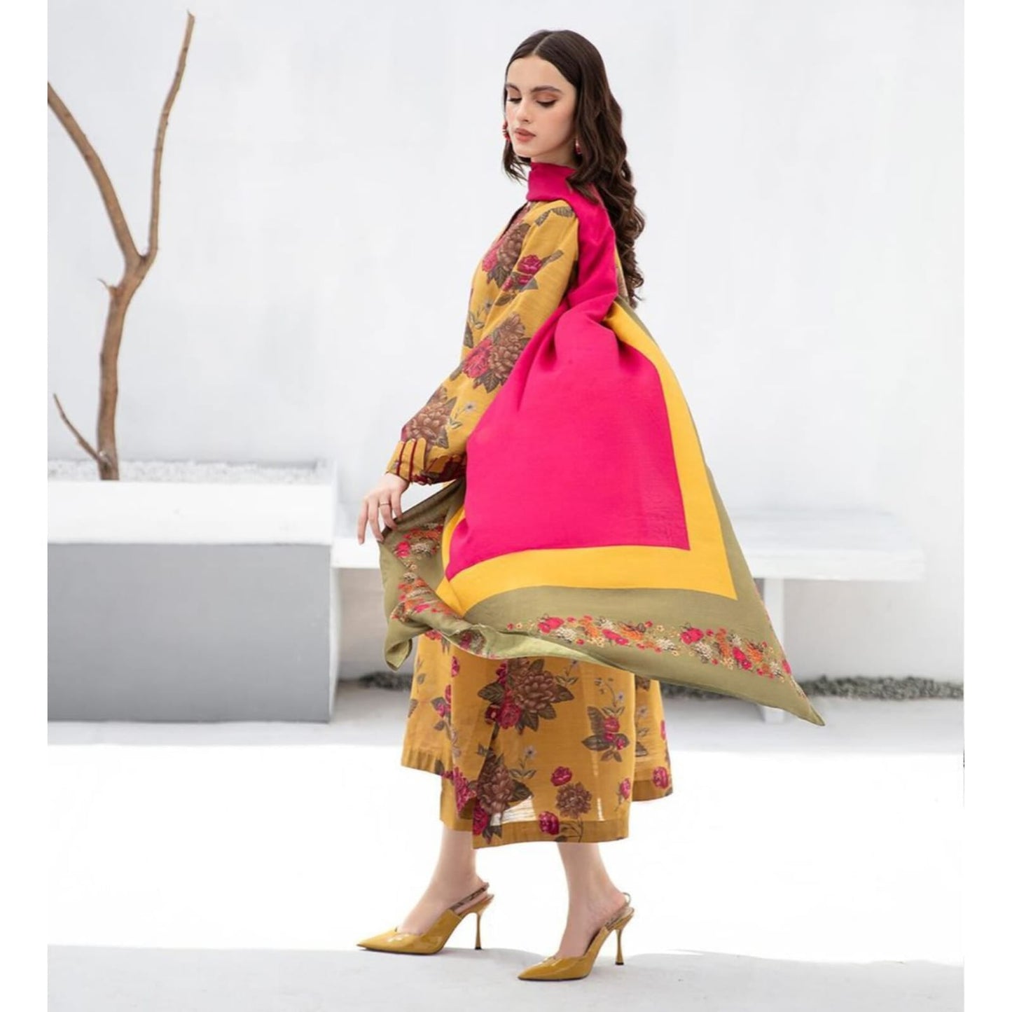 AR-10 3Pc Digital Printed Lawn Suit With Digital Printed Lawn Dupatta