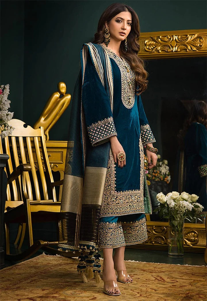 AR-1080 Embroidered 9000 Micro Velvet 3Pc With Organza Printed Dupatta