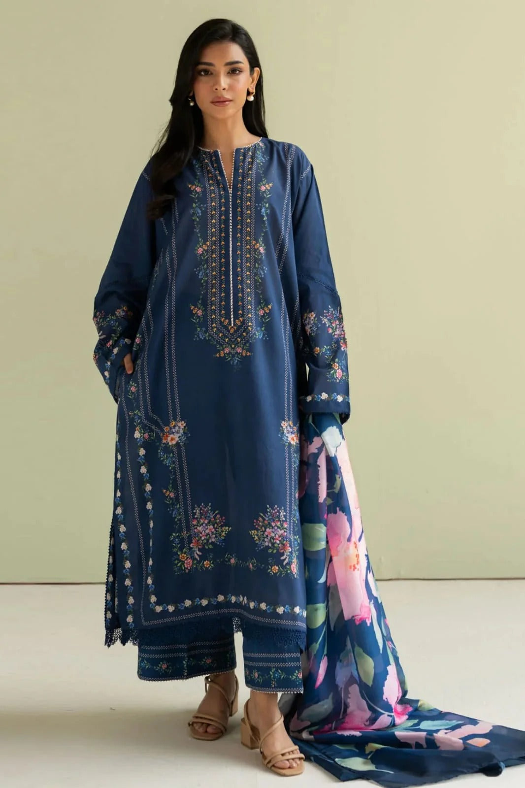 AR-BQ424 Unstitched Digital Printed Lawn Suit 3pc With Digital Printed Silk Dupatta