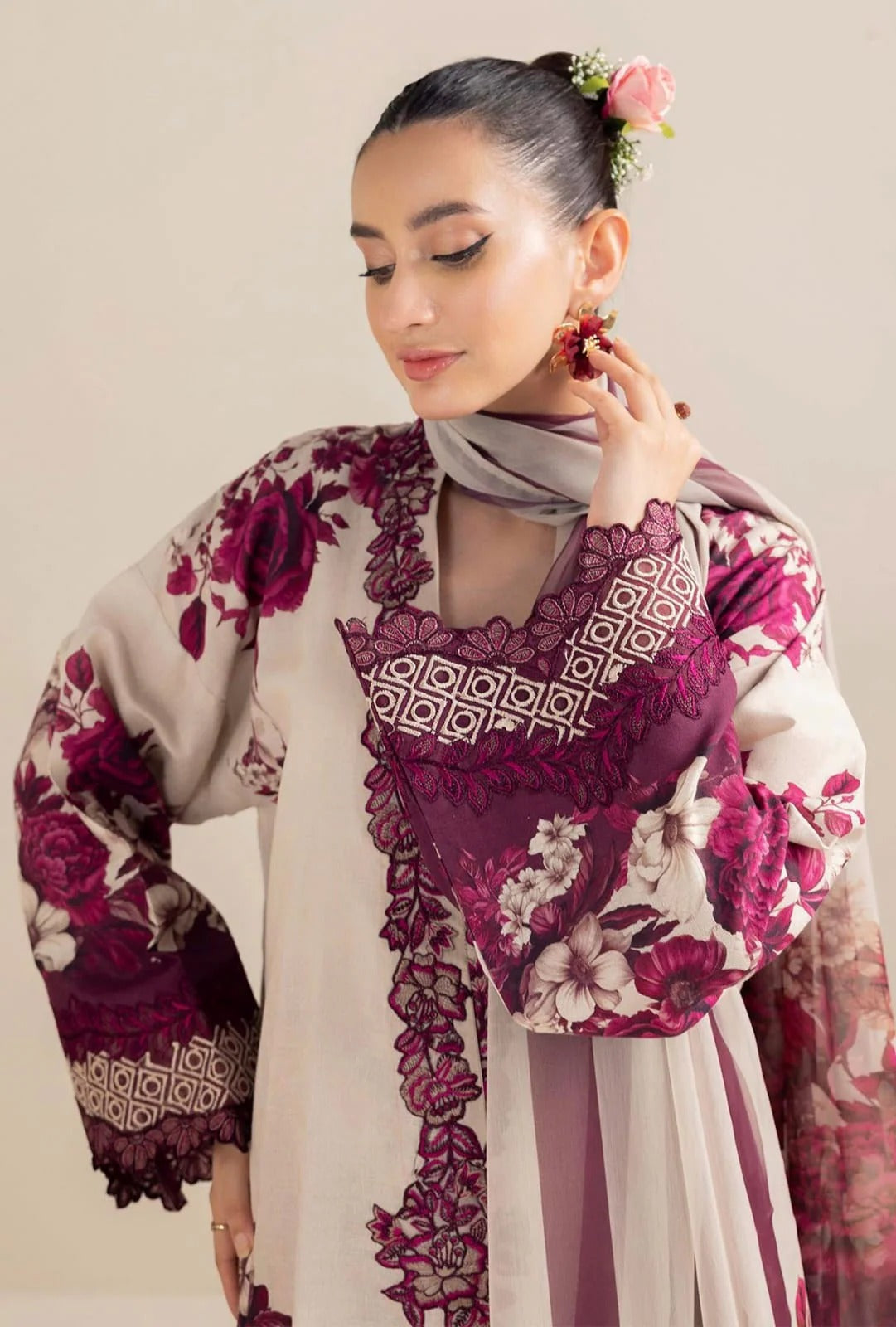 AR-AD476 Unstitched Digital Printed Lawn Suit 3pc With Digital Printed Cotton Lawn Dupatta