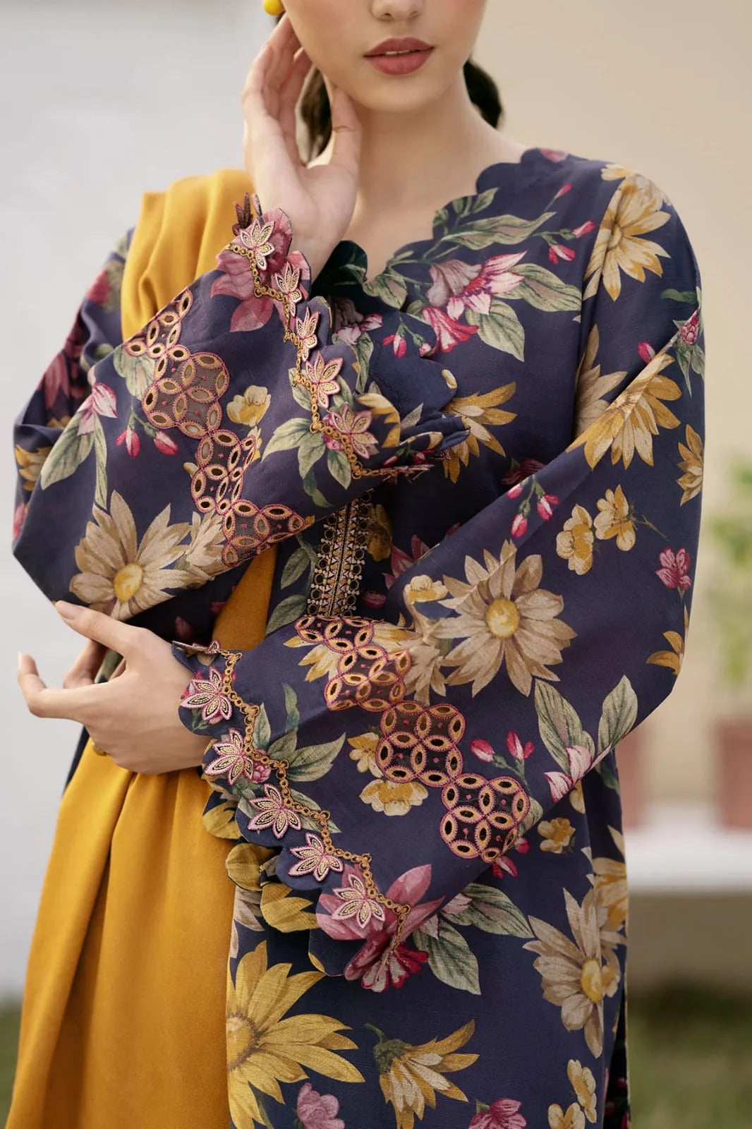 Digital Printed Unstitched 3pc Lawn Suit With Digital Printed Lawn Dupatta