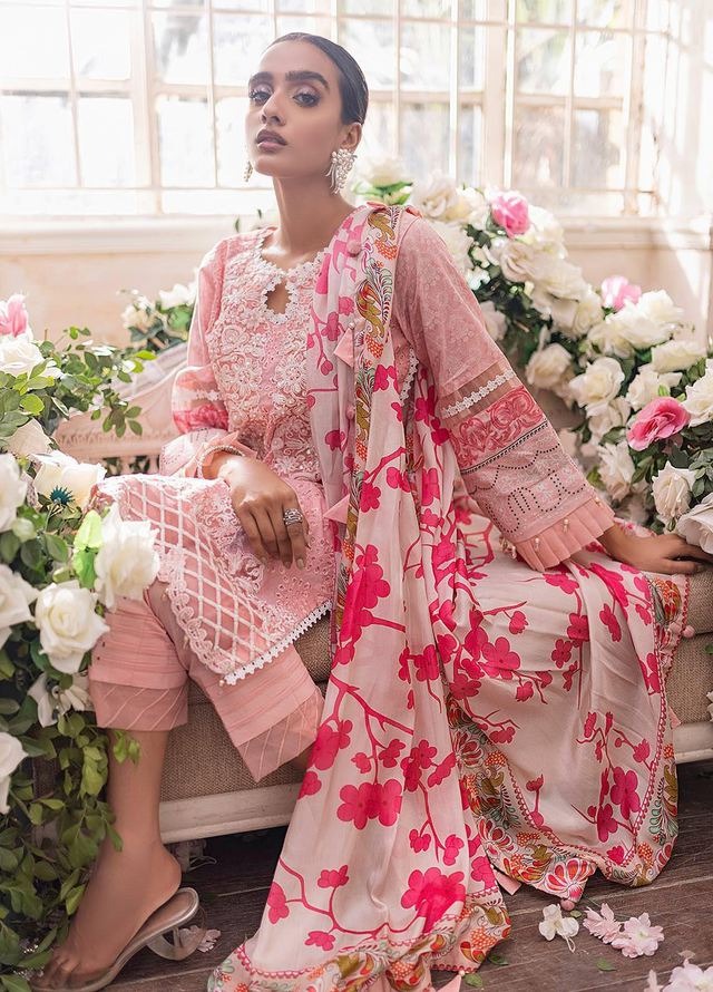 AR-52 Lawn Embroidered Chikenkari 3pc With Embroidered Patches & Chiffon Dupatta