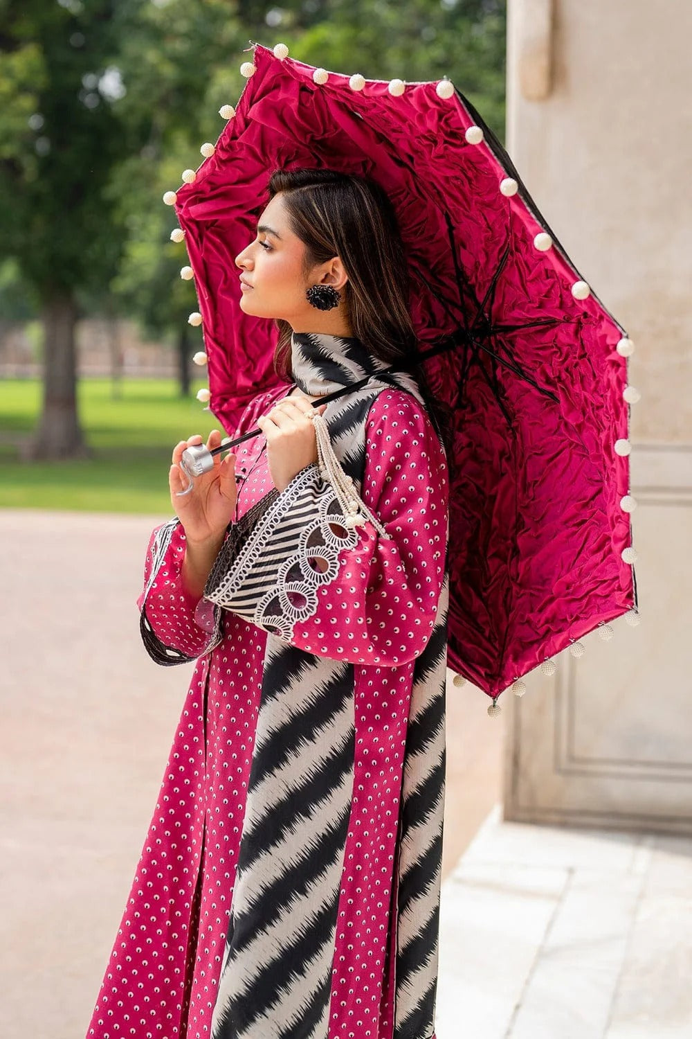 AR-BQ411 Digital Printed Unstitched 3pc Lawn Suit With Digital Printed Lawn Dupatta